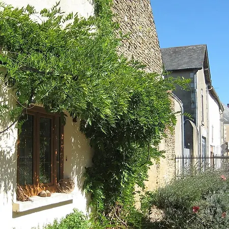 Chambre D'hotes Oiron, Deux Sevres - Not Near Taize, Burgundy Bed & Breakfast Oiron