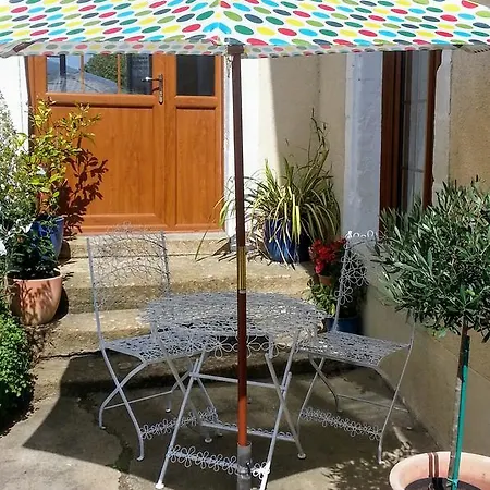 Chambre D'hotes Oiron, Deux Sevres - Not Near Taize, Burgundy Bed and Breakfast Oiron